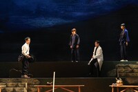 シス・カンパニー公演「シラの恋文」より。（撮影：宮川舞子）