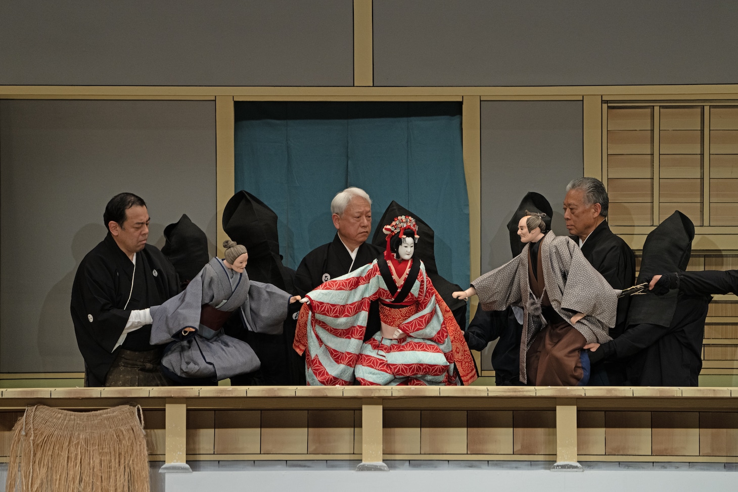 「令和6年初春文楽公演」第3部「伊達娘恋緋鹿子」より。（提供：国立文楽劇場）
