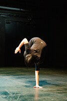 吉祥寺ダンスLAB. vol.6 小野彩加 中澤陽 スペースノットブランク「言葉とシェイクスピアの鳥」より。(c)takaramahaya