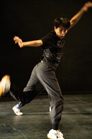 吉祥寺ダンスLAB. vol.6 小野彩加 中澤陽 スペースノットブランク「言葉とシェイクスピアの鳥」より。(c)takaramahaya