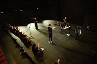 吉祥寺ダンスLAB. vol.6 小野彩加 中澤陽 スペースノットブランク「言葉とシェイクスピアの鳥」より。(c)takaramahaya