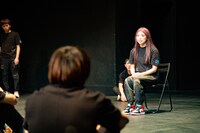 吉祥寺ダンスLAB. vol.6 小野彩加 中澤陽 スペースノットブランク「言葉とシェイクスピアの鳥」より。(c)takaramahaya