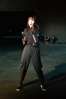 吉祥寺ダンスLAB. vol.6 小野彩加 中澤陽 スペースノットブランク「言葉とシェイクスピアの鳥」より。(c)takaramahaya