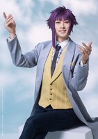 田中涼星扮する有栖川誉。