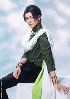 輝馬扮するガイ。