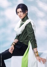 輝馬扮するガイ。