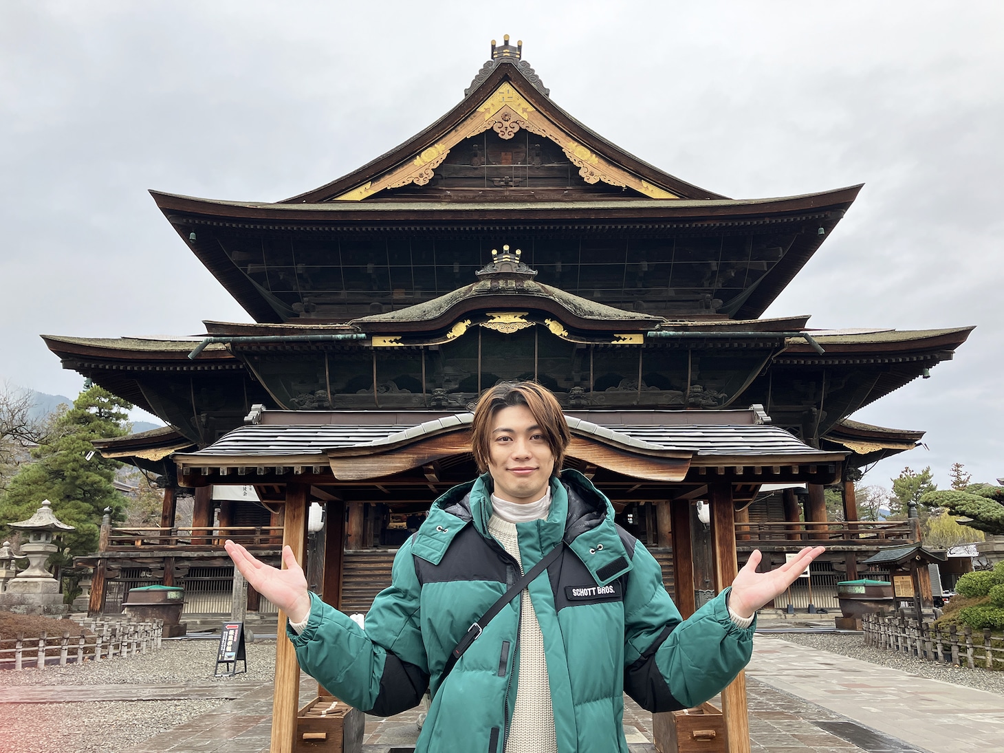 「『美しい日本に出会う旅』信州 善光寺から渋温泉へ 瀬戸康史×東啓介 懐かしの湯の町めぐり」より。
