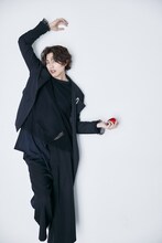 「東啓介2024.04-2025.03カレンダーブック」（東京ニュース通信社）より。