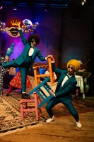 to R mansion プレゼンツ 新春ファミリーキャバレーショー「はだかの王様」より。（撮影：いそたくま）