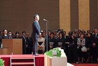 迫本淳一代表取締役会長
