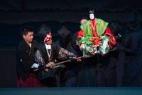 「五条橋」より。（提供：国立劇場）