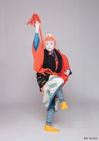 十八世中村勘三郎十三回忌追善「猿若祭二月大歌舞伎」夜の部「猿若江戸の初櫓」より、中村勘太郎扮する猿若。（撮影：篠山紀信）