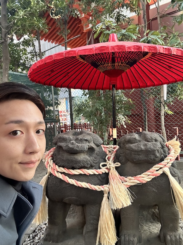 カワイイカップルを発見した米吉。カワイイが3つ並んだ。