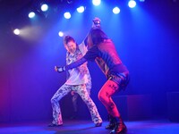 slatstick 第5回公演「ストレンジャーズ イン ザ ナイト STRANGERS IN THE NIGHT」より。