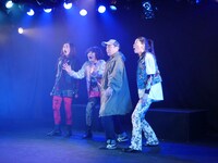 slatstick 第5回公演「ストレンジャーズ イン ザ ナイト STRANGERS IN THE NIGHT」より。