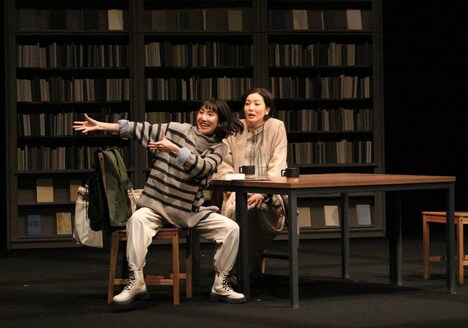 「日本の演劇人を育てるプロジェクト」文化庁 海外研修の成果公演「みえないくに」より。