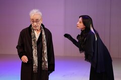 麿赤兒・大空ゆうひ「ヘルマン」開幕に川村毅「一貫した物語に依らない演劇に」