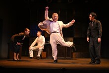 ゴツプロ！presents / 青春の会 第5回公演「熱海殺人事件」より。（撮影：渡邉和弘）