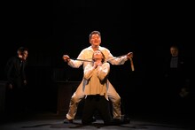 ゴツプロ！presents / 青春の会 第5回公演「熱海殺人事件」より。（撮影：渡邉和弘）