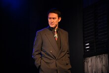 ゴツプロ！presents / 青春の会 第5回公演「熱海殺人事件」より。（撮影：渡邉和弘）