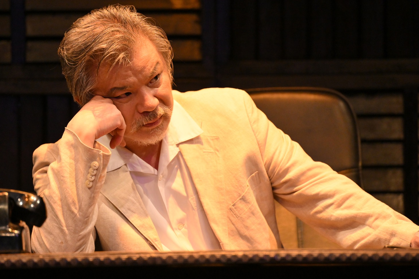 ゴツプロ！presents / 青春の会 第5回公演「熱海殺人事件」より。（撮影：渡邉和弘）