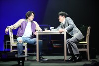 舞台「死ねばいいのに」より。（撮影：深田大介）