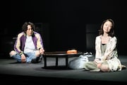 舞台「死ねばいいのに」より。(撮影:深田大介)