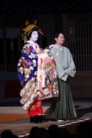 「Night KABUKI in Osaka Dotonbori」の「歌舞伎のみかた」より。
