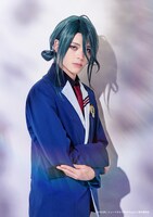 坪倉康晴扮する志部谷幽。