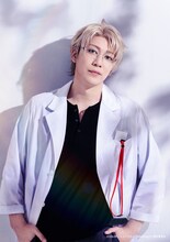 磯貝龍乎扮する桐谷洋介。