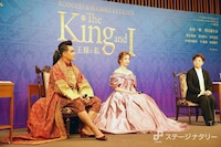 左から北村一輝、明日海りお。