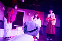 コンプソンズ #12「岸辺のベストアルバム!!」より。（撮影：塚田史香）