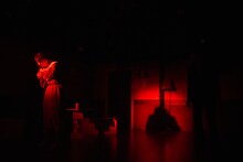 コンプソンズ #12「岸辺のベストアルバム!!」より。（撮影：塚田史香）