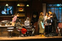 AUBADE HALL Produce タニノクロウ×オール富山 3rd Stage「ニューマドンナ」より。（撮影：空耳カメラ）