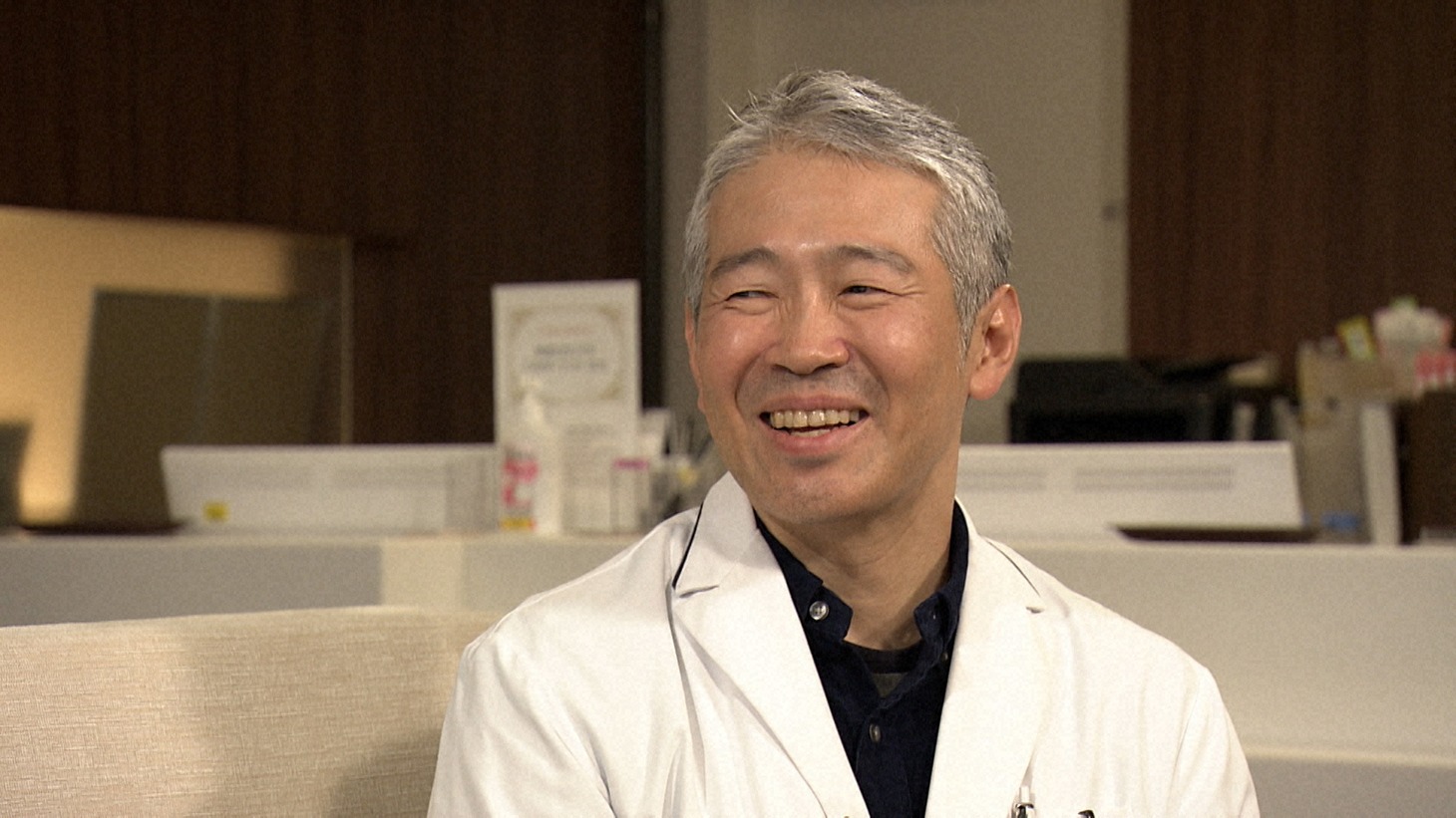 「スイッチインタビュー『安田章大×清水研』EP1」より、清水研。（写真提供：NHK）