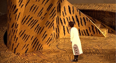 「新美の巨人たち『劇団四季「ライオンキング」×荻野目洋子』」より。(c)テレビ東京