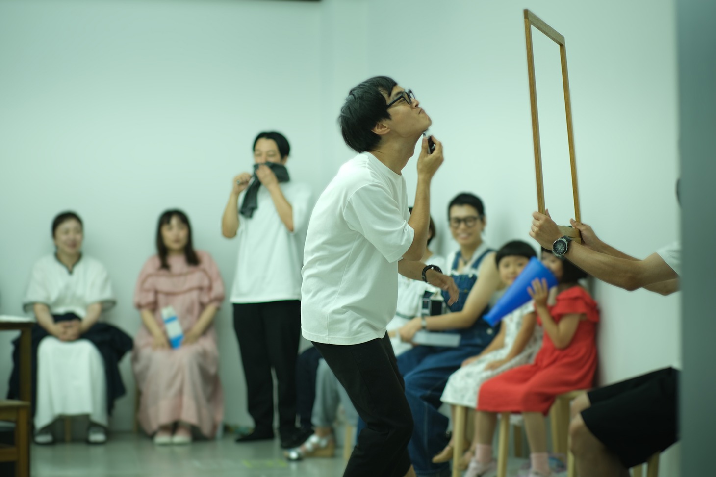 ゼロコ「モノノメ」2023年公演より、“ひげ”。(c)明石真由美