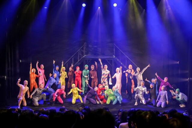 2023年12月末に上演された15周年記念公演、劇団壱劇屋 15th year FINAL「Ｗ／Ｅ」より。（撮影：河西沙織）