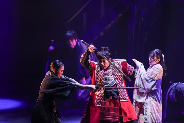 2023年12月末に上演された15周年記念公演、劇団壱劇屋 15th year FINAL「Ｗ／Ｅ」より。（撮影：河西沙織）