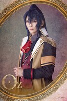 丘山晴己扮するオズ。