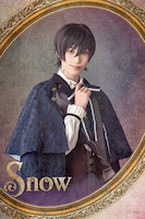 陣慶昭扮するスノウ。