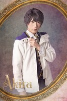 大森夏向扮する真木晶（賢者）。