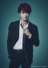 水落涼介役の菊池修司のビジュアル。