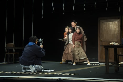 ほろびて「センの夢見る」より、（撮影：渡邊綾人）