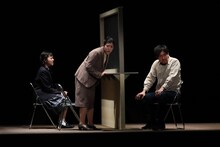 劇団民藝「やさしい猫」舞台稽古より。