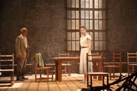 「密航者～波濤をこえて～」（2022年沖縄公演）より。（撮影：普久原朝日）