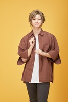 松波優輝扮する築二葉。