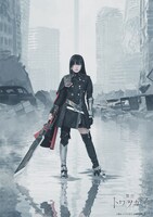 大西桃香扮するカラス。