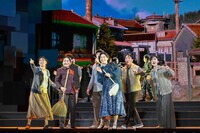 ミュージカル「愛の不時着」より。（撮影：阿部章仁）