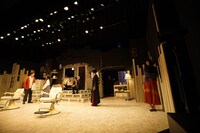 「笑わせんな」より。（撮影：堀川高志）